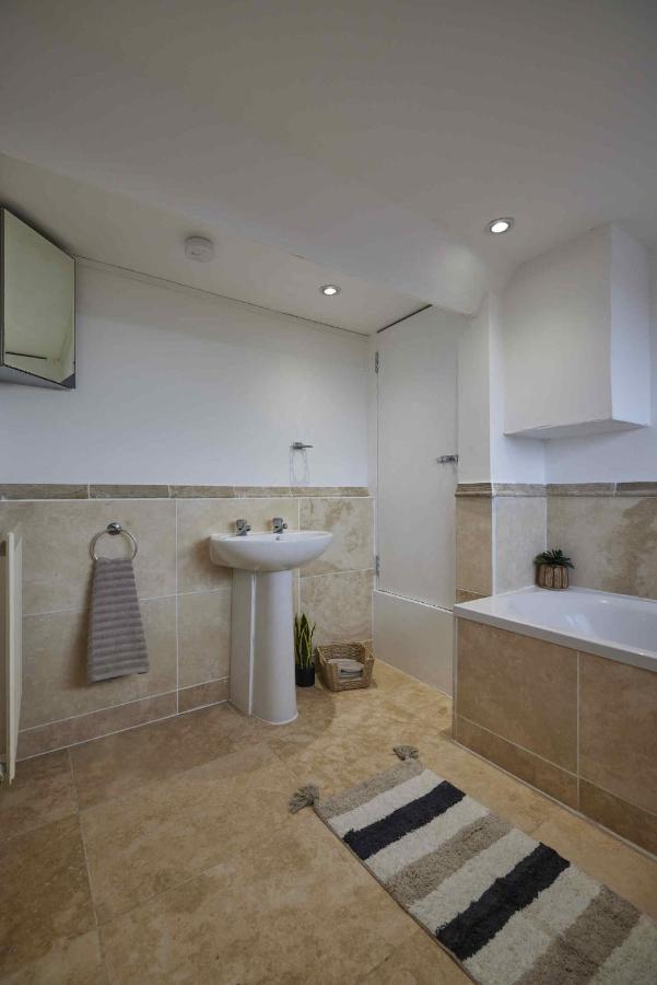 The Cobbles Apartment ฟายลี ภายนอก รูปภาพ